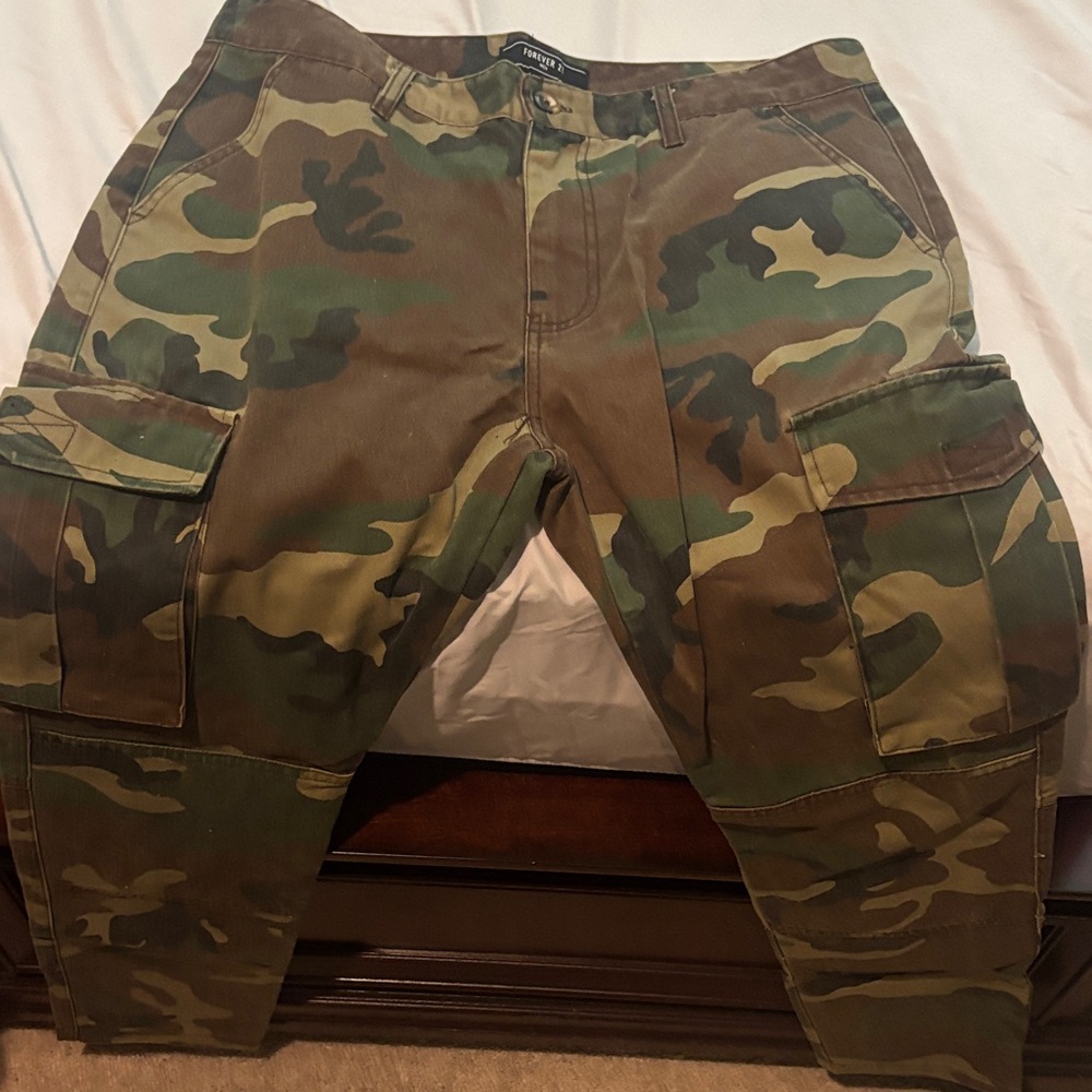 Forever 21 Green and Brown Cargo Pants